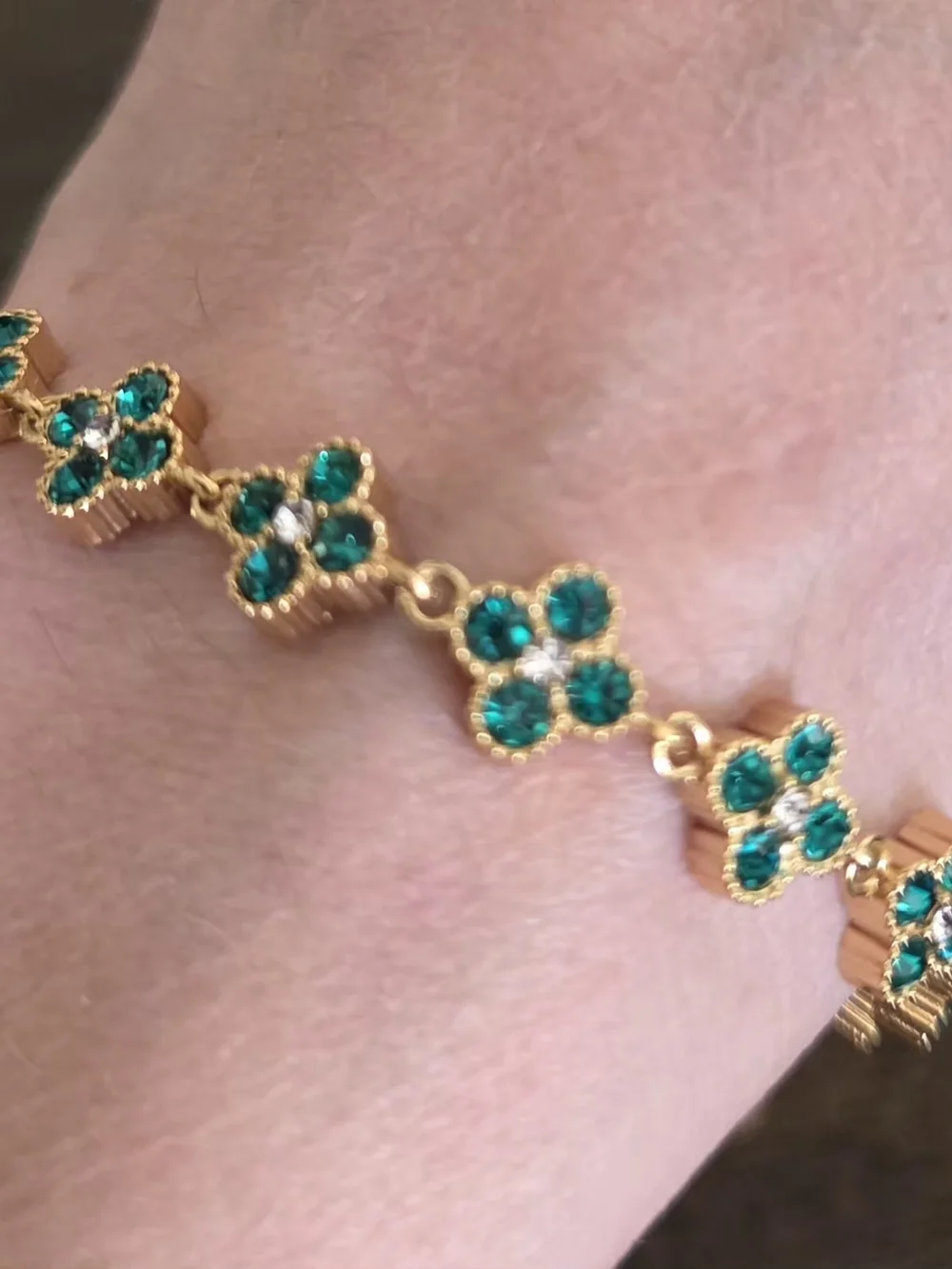 NWT 18K Gold Plated Emerald Green Clover Crystal Bracelet | Stainless Steel | Ad